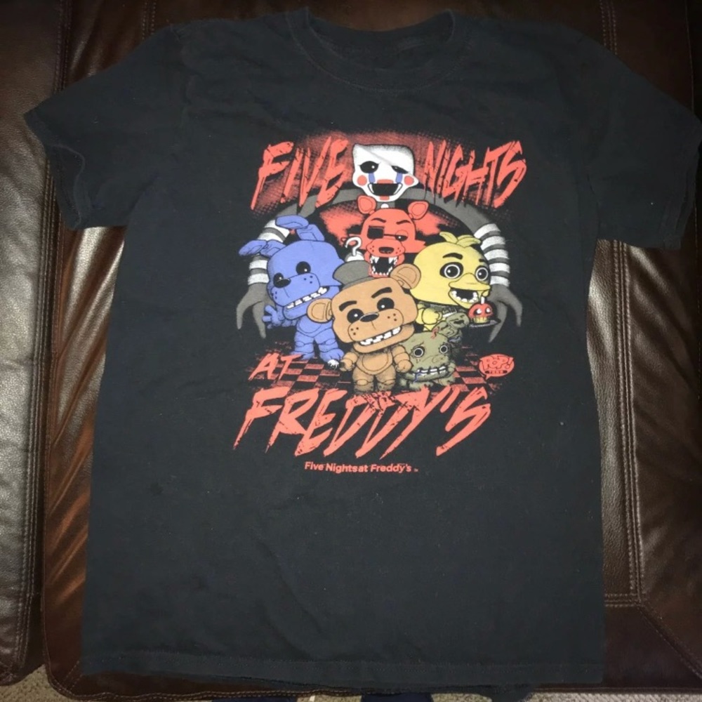 Five nights at Freddy’s t shirt Sz Small Euc